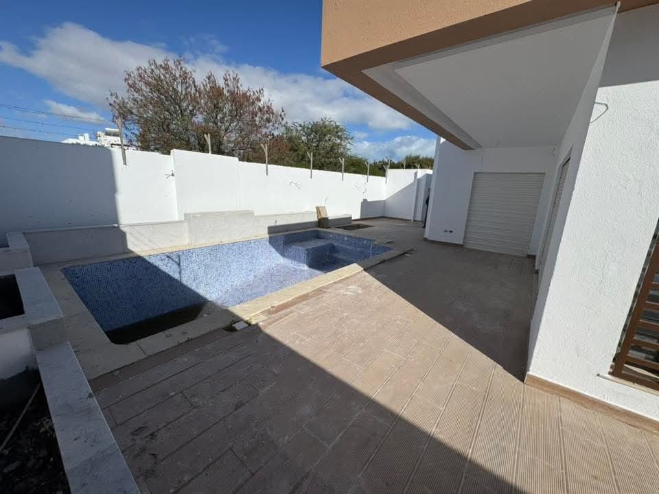 La Soukra&nbsp;Chotrana 2&nbsp;Vente&nbsp;Maisons&nbsp;Villa avec piscine � chotrana 2