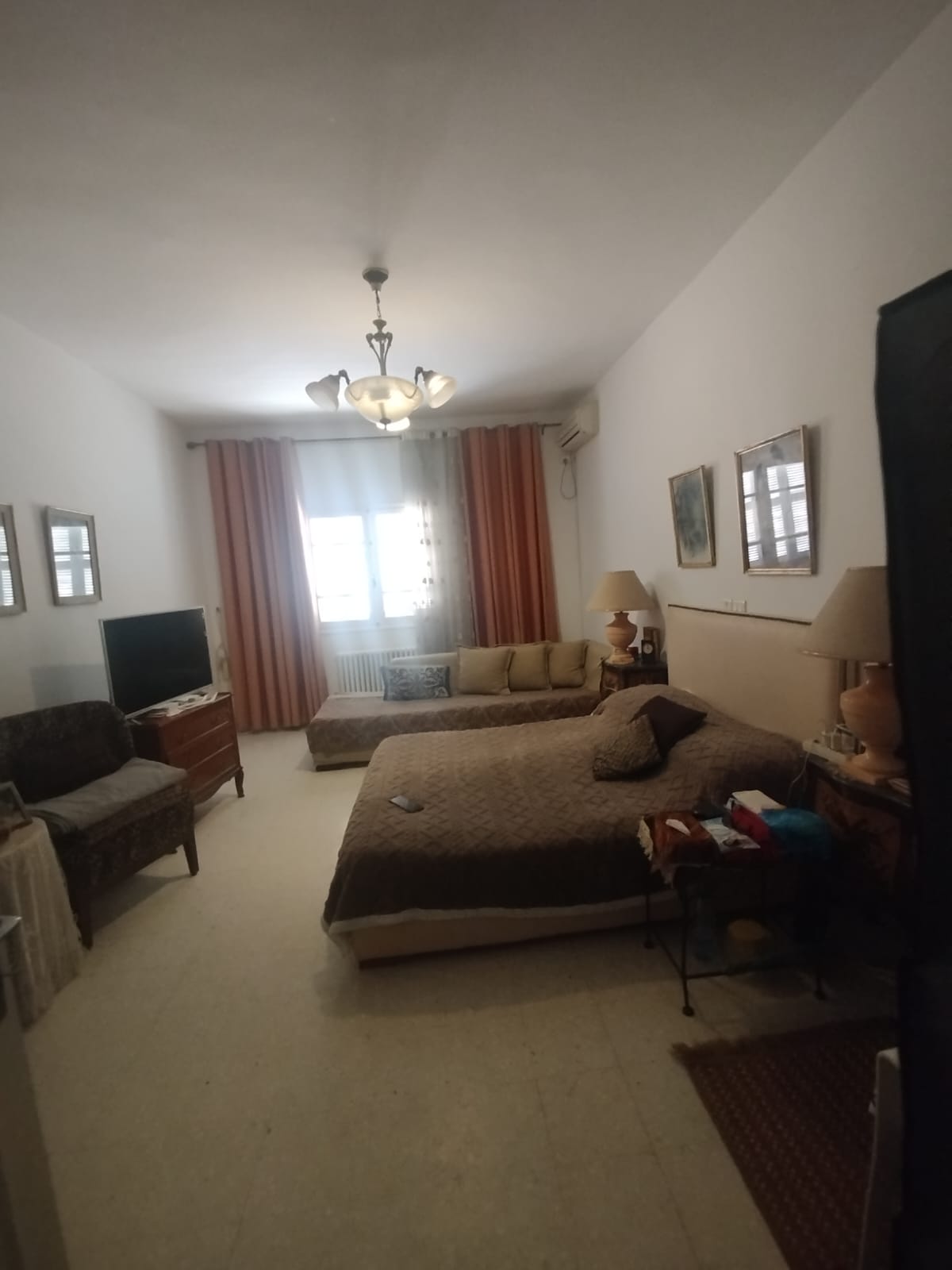 Ariana Ville&nbsp;El Menzah 6&nbsp;Vente&nbsp;Appart. 5 pi�ces+&nbsp;Un spacieux rdc de villa s4 ind�pendant � menzah6